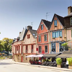 4 Personnes Au Cœur De Appartement