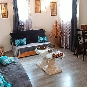 https://appartement-complet-avec-parking-priv.fr-provencehotel.com